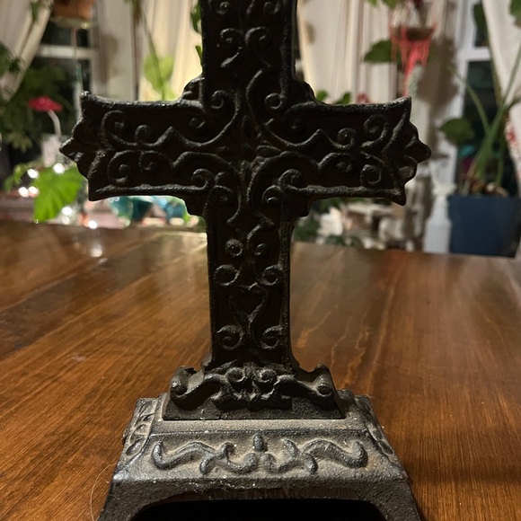 8”Decorative Black Cast Iron Cross - Picture 2 of 8